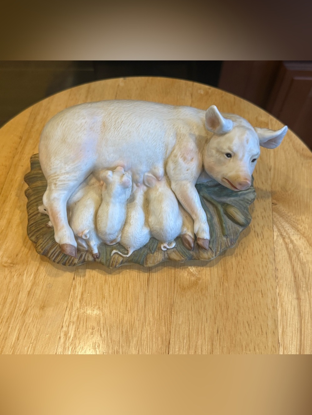 Vintage 1985 Homco porcelain masterpiece Mama Pig nursing babies